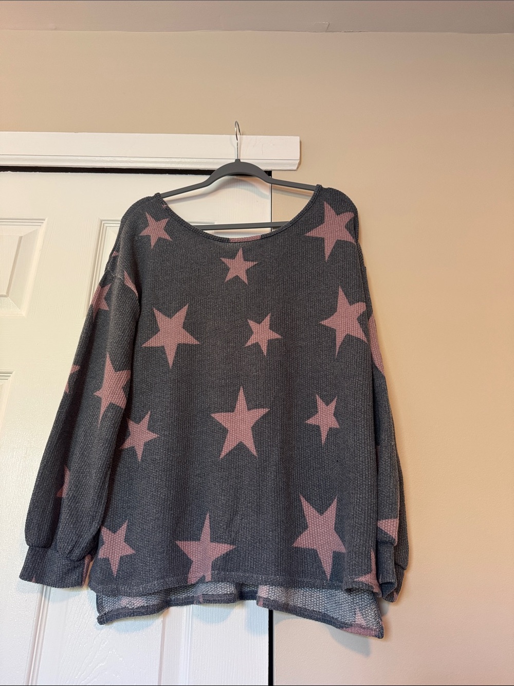 twenty second Gray Knit Pullover with Pink Star Pattern